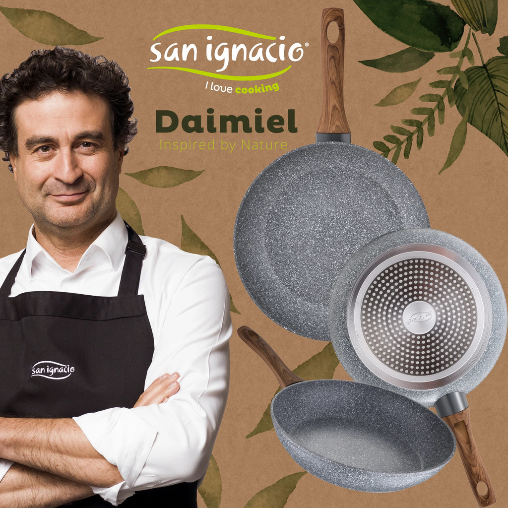 Juego de utensilios de cocina San Ignacio de 8 piezas en acero inoxidable para inducción, que incluye 4 ollas con tapas de vidrio (1,9 L-5,1 L) y 3 sartenes antiadherentes (Ø22-26 cm), perfectas para cocinar de manera eficiente y duradera.