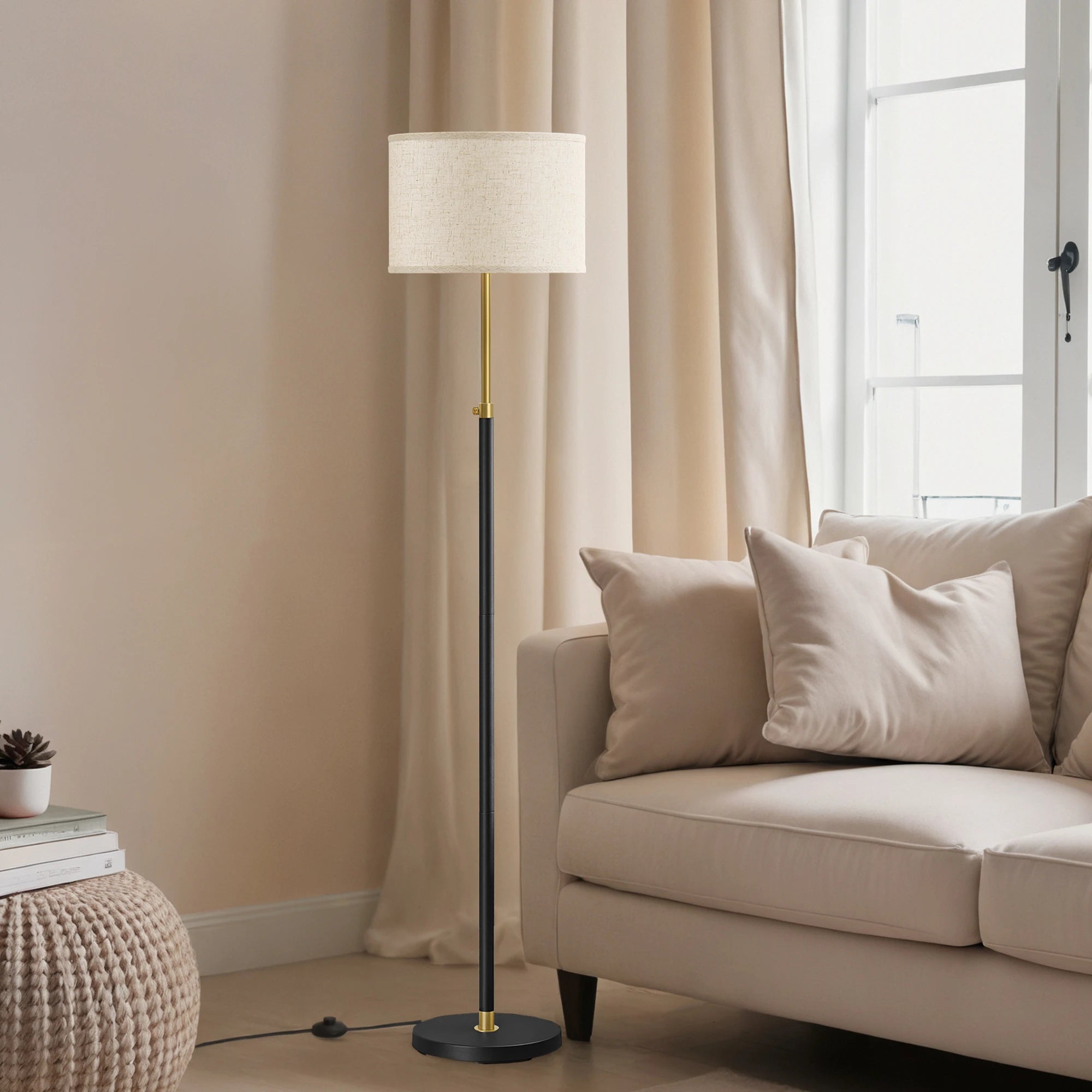 VASAGLE Lámpara de Pie, Navidad, Lámpara de Lectura Regulable en Altura, 140-170 cm de Altura, Moderna, con Interruptor de Pedal, Pantalla de Tela, Casquillo E27, Dorado y Negro