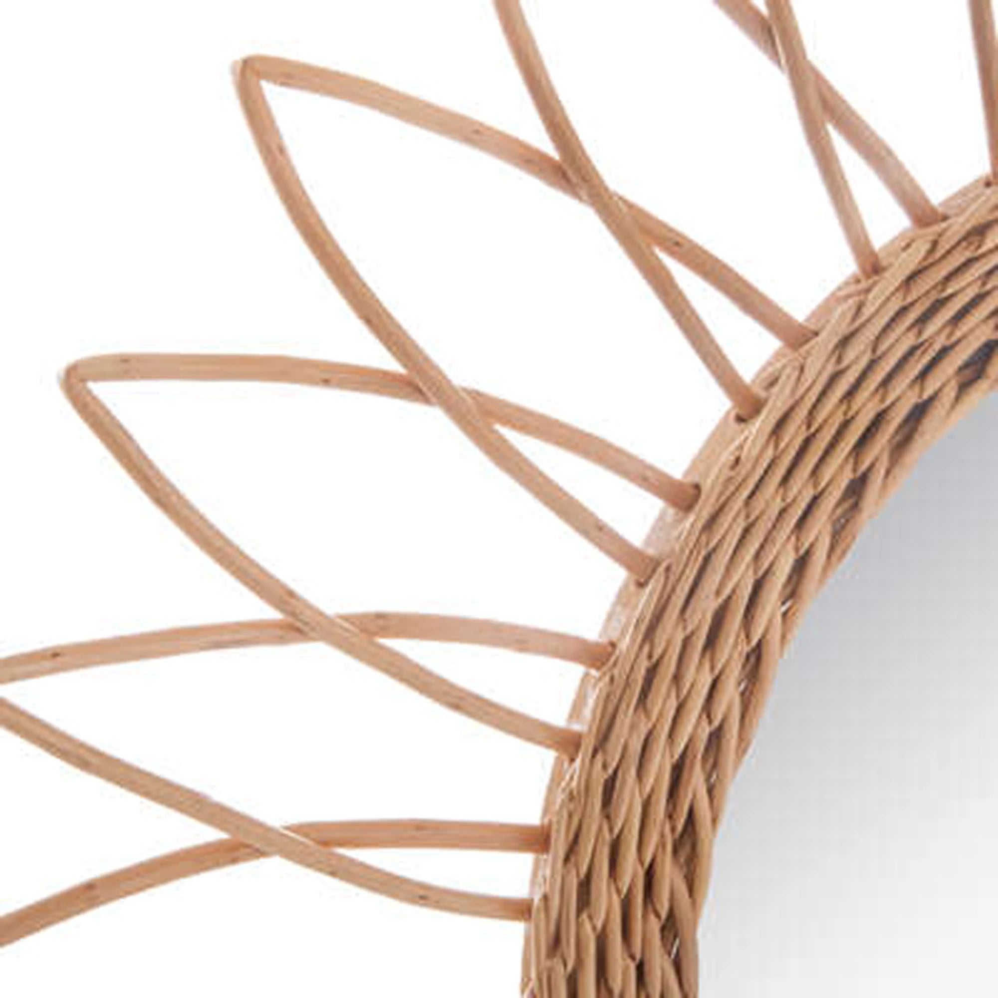 Espejo redondo Atmosphera de ratán, 50 cm de diámetro, color beige. Un espejo decorativo de pared fabricado con fibras de madera, con un diseño único inspirado en girasoles, perfecto para una decoración bohemia. Espejo ideal para decorar paredes.