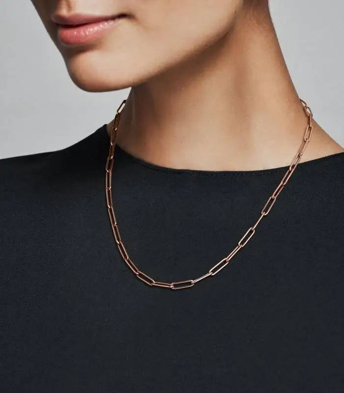 Collar Pandora Rose Link 388349-45, de 45 cm de largo, elaborado con una aleación única de plata y cobre con un baño de oro de segunda ley, perfecto como joya de lujo para mujer.