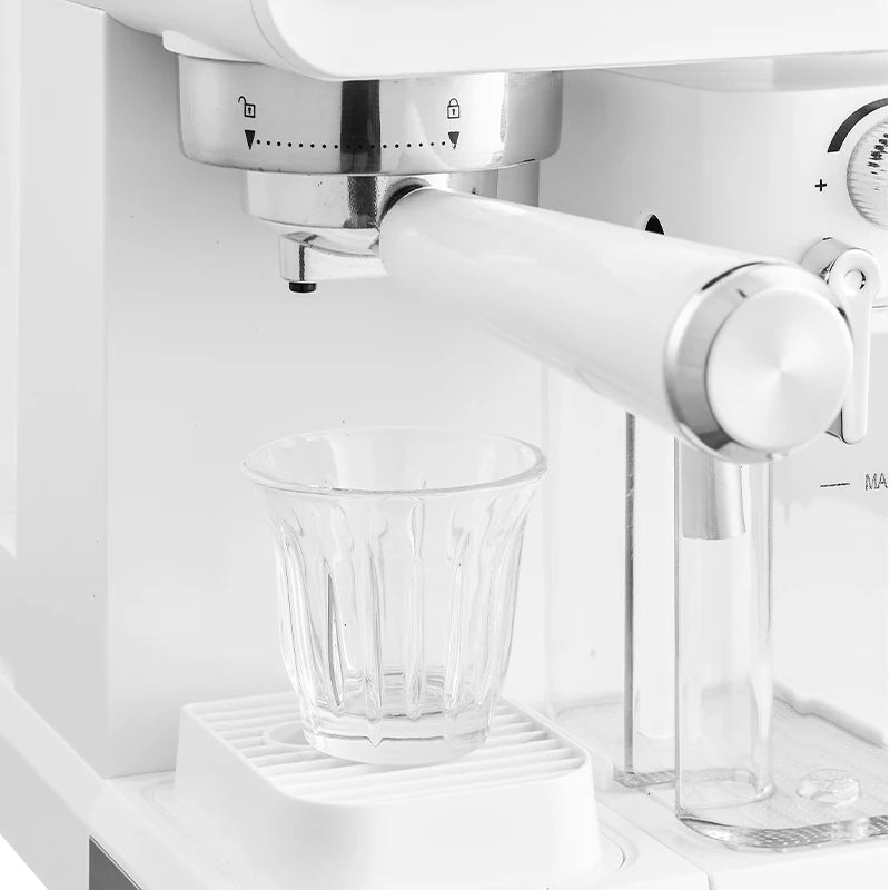 Cafetera doméstica pequeña semiautomática, máquina de café espresso italiana con espumador de vapor a alta presión.