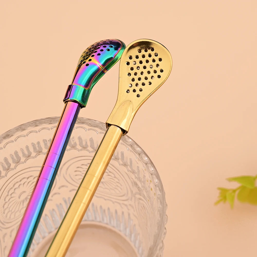 Juego de 5 pajitas de acero inoxidable plateadas lavables y reutilizables para yerba mate, con filtro tipo cuchara, ideales para coctelerías y accesorios de bar.