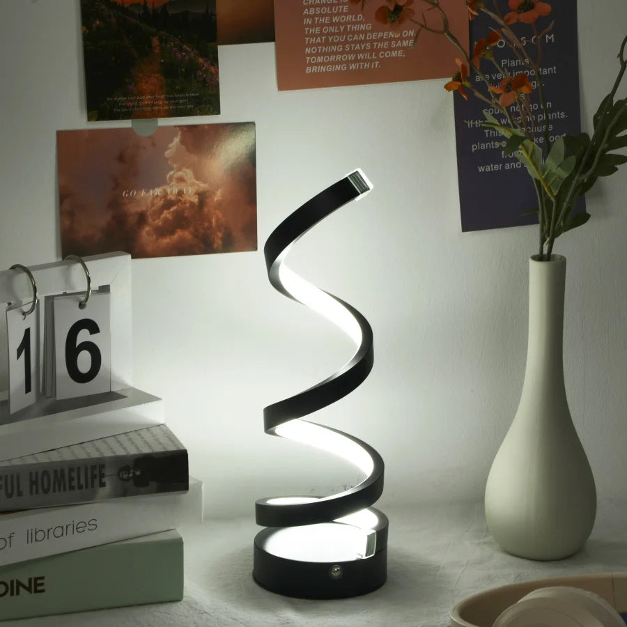 Lámpara de escritorio espiral moderna de lujo en blanco y negro con carga fácil, control táctil de 3 colores y 10 niveles de atenuación para hoteles.