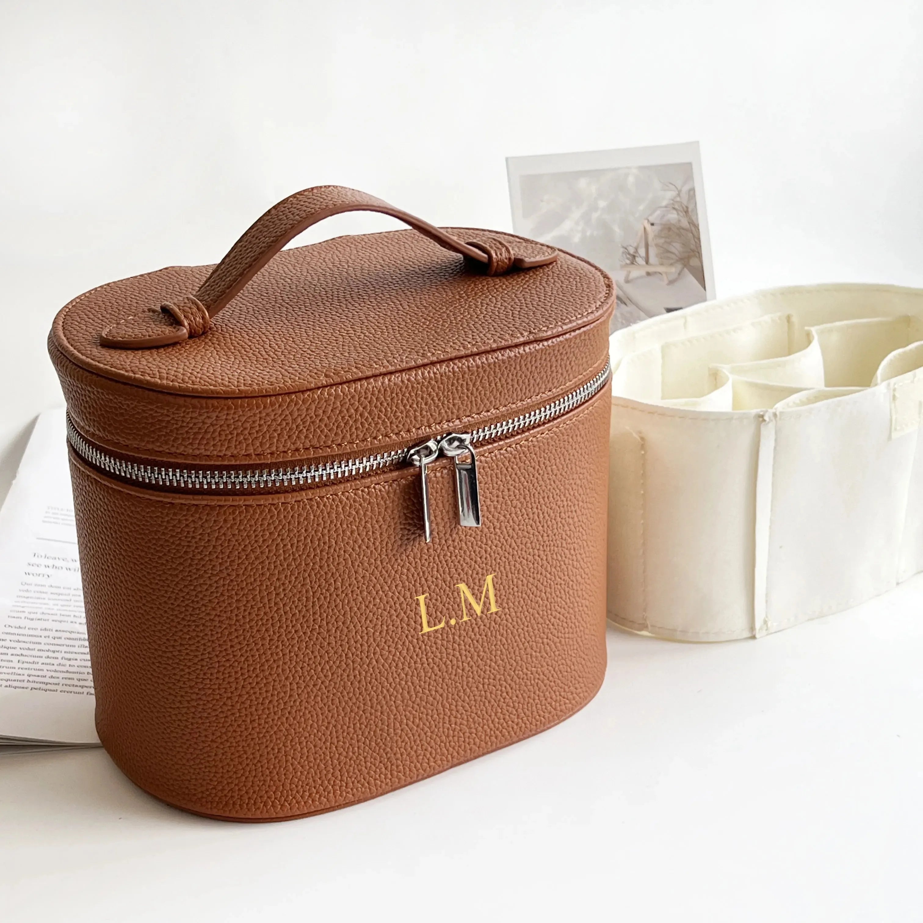 Bolsa de viaje portátil personalizable con nombre personalizable - Neceser extraíble con compartimento separado para artículos de aseo - Piel granulada