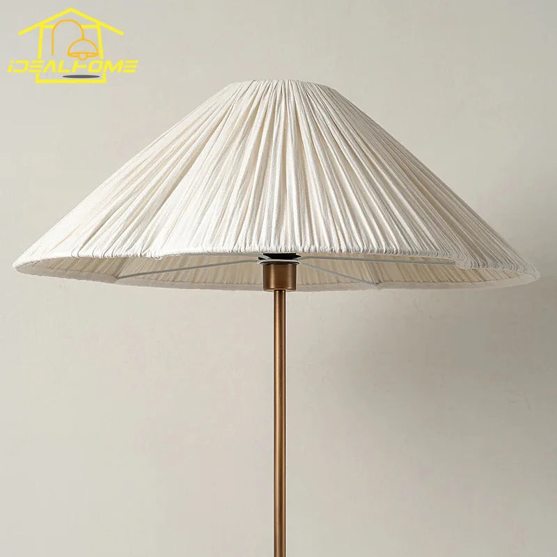 Lámpara de pie clásica medieval de diseño francés LED E27 Lámpara de mesa vertical moderna Decoración artística Sala de estar/modelo Dormitorio Estudio Salón