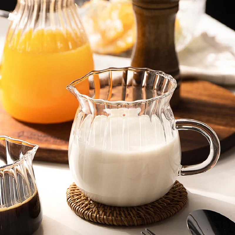Jarra de té de vidrio de material borosilicato, pequeña jarra de agua cuadrada creativa Chahai, tamaño pequeño para espumar leche, cocina doméstica, café