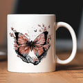 Taza de cerámica con diseño floral de mariposas: elegante taza de café blanca con diseño de mariposas rosas y flores de cerezo, apta para microondas y reutilizable.