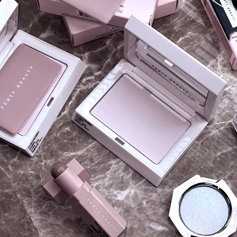 Fenty Beauty Paleta Iluminadora Facial De Alto Brillo, Barra De Contorno Natural, Polvo 3D De Diamante, Efecto Suavizante En Polvo
