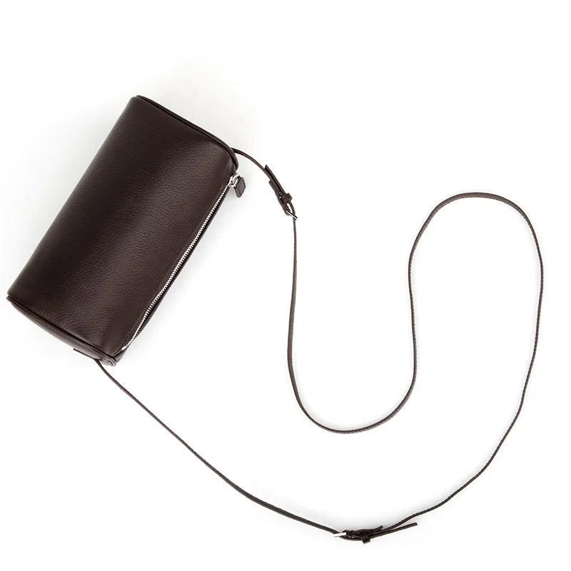 Bolso mini Donna-in de piel de becerro de grano completo para mujer, de piel auténtica con correa para el hombro, bandolera con forma de barril.