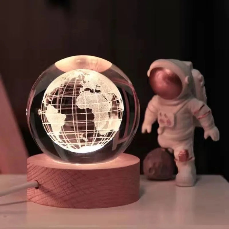 1 Pc Bola de Cristal de 6 cm Lámpara Nocturna Planeta Grabado con Láser Regalo de Cumpleaños Esfera de Vidrio Decoración de Escritorio para el Hogar con Base de Madera y USB