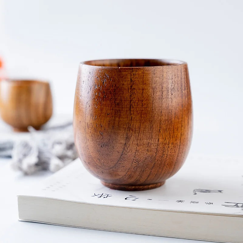 Tazas de madera grandes hechas a mano con madera de abeto natural. Tazas para cerveza, té, café, leche y agua. Artículos de cocina y bar.