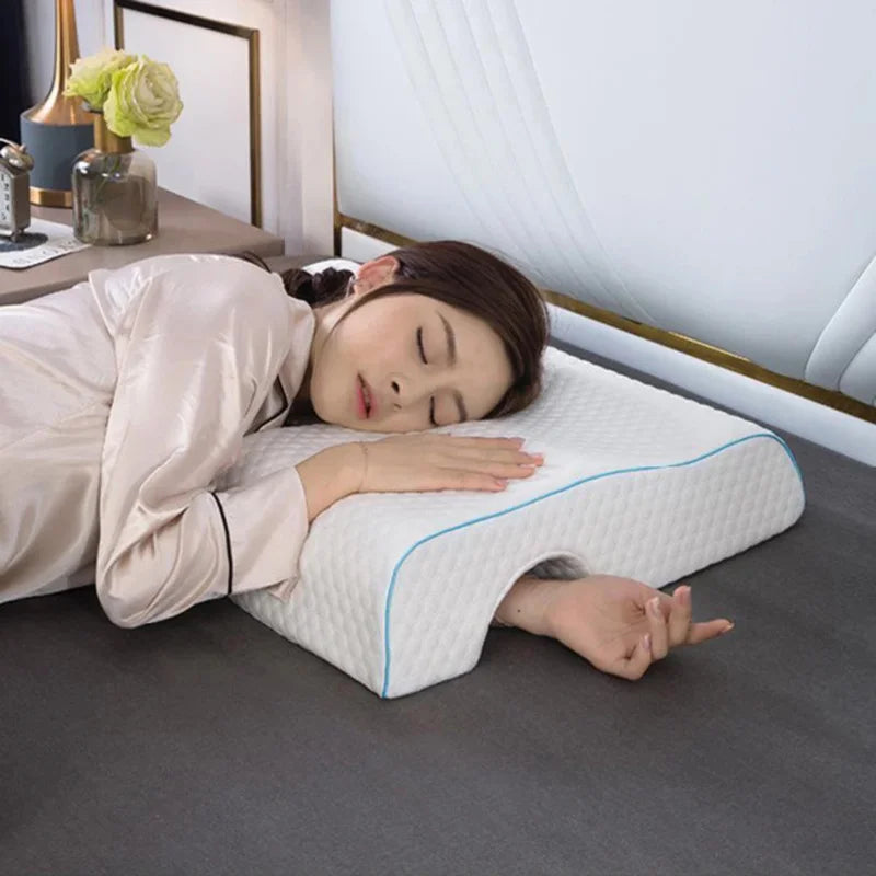 Almohada arqueada para parejas con espuma viscoelástica transpirable de rebote lento, almohada para dormir que protege las manos y el cuello, evitando la presión.
