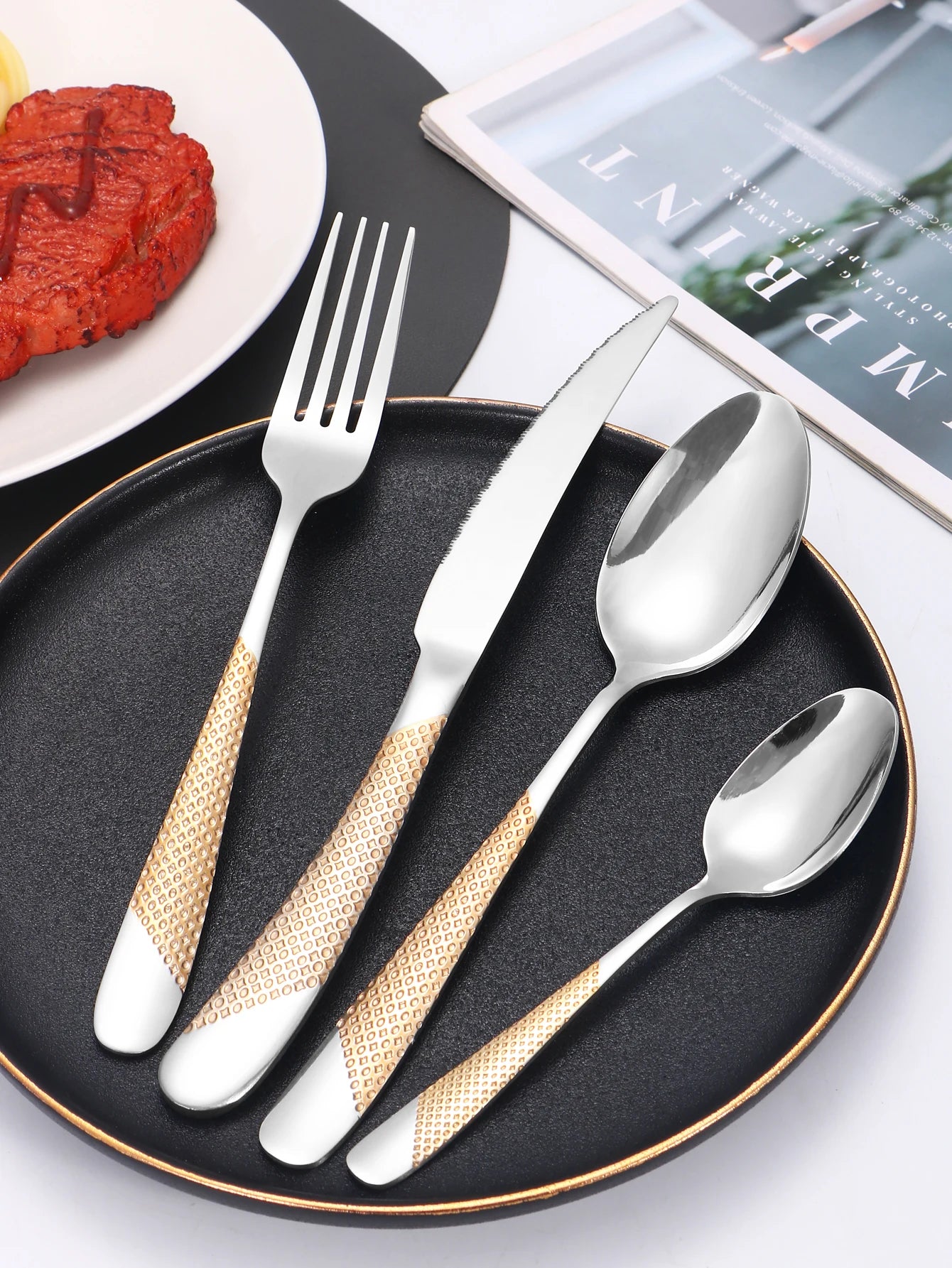 Juego de vajilla familiar de acero inoxidable de 24 piezas: cuchillo y tenedor para carne, tenedor de postre y cuchara.