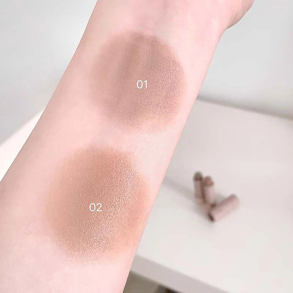 Barra de contorno tridimensional hidratante y sedosa Cappuvini, acabado mate natural, color único. Ideal para el contorno de la nariz y el maquillaje.