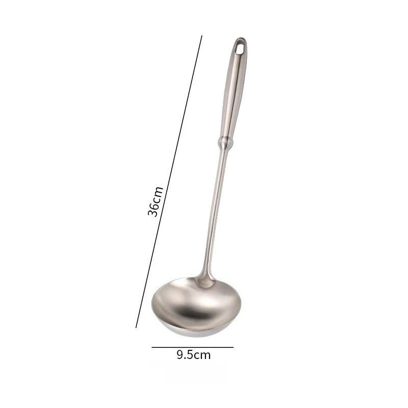 Utensilio para cocinar, servir y mezclar. Herramienta de cocina. Cuchara de cocina ranurada de acero inoxidable. Colador de metal grande para chef.