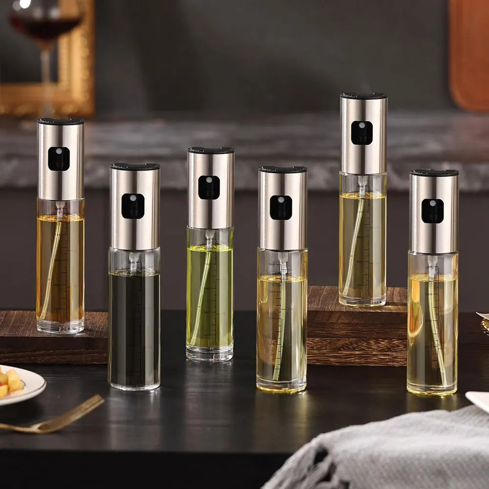 Dispensador de aceite de oliva de 100 ml. Botella de vidrio con pulverizador para aceite de oliva, ideal para ensaladas, barbacoas, repostería y asados. Artículos esenciales para la cocina.