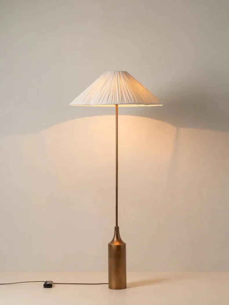 Lámpara de pie clásica medieval de diseño francés LED E27 Lámpara de mesa vertical moderna Decoración artística Sala de estar/modelo Dormitorio Estudio Salón