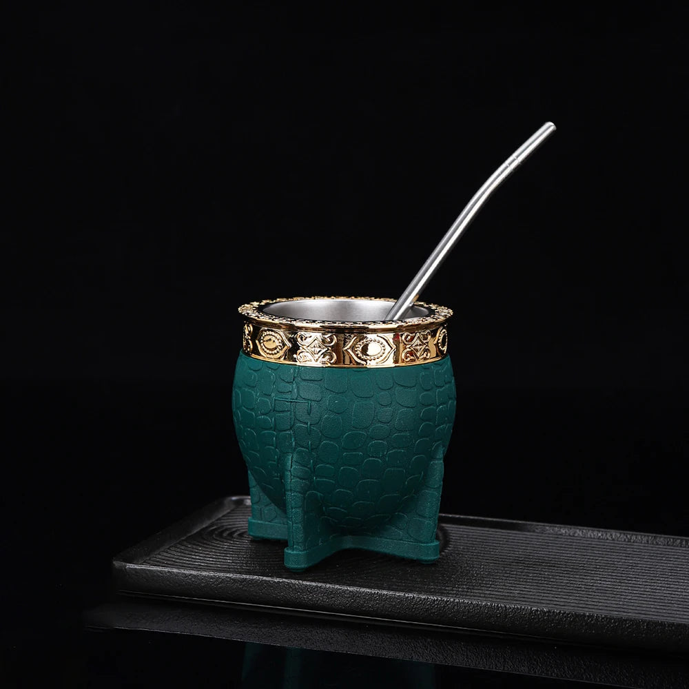 Juego de mate tradicional de 180 ml con taza de yerba mate de 180 ml, hecha a mano en cuero de primera calidad, estilo argentino-uruguayo, con bombilla.