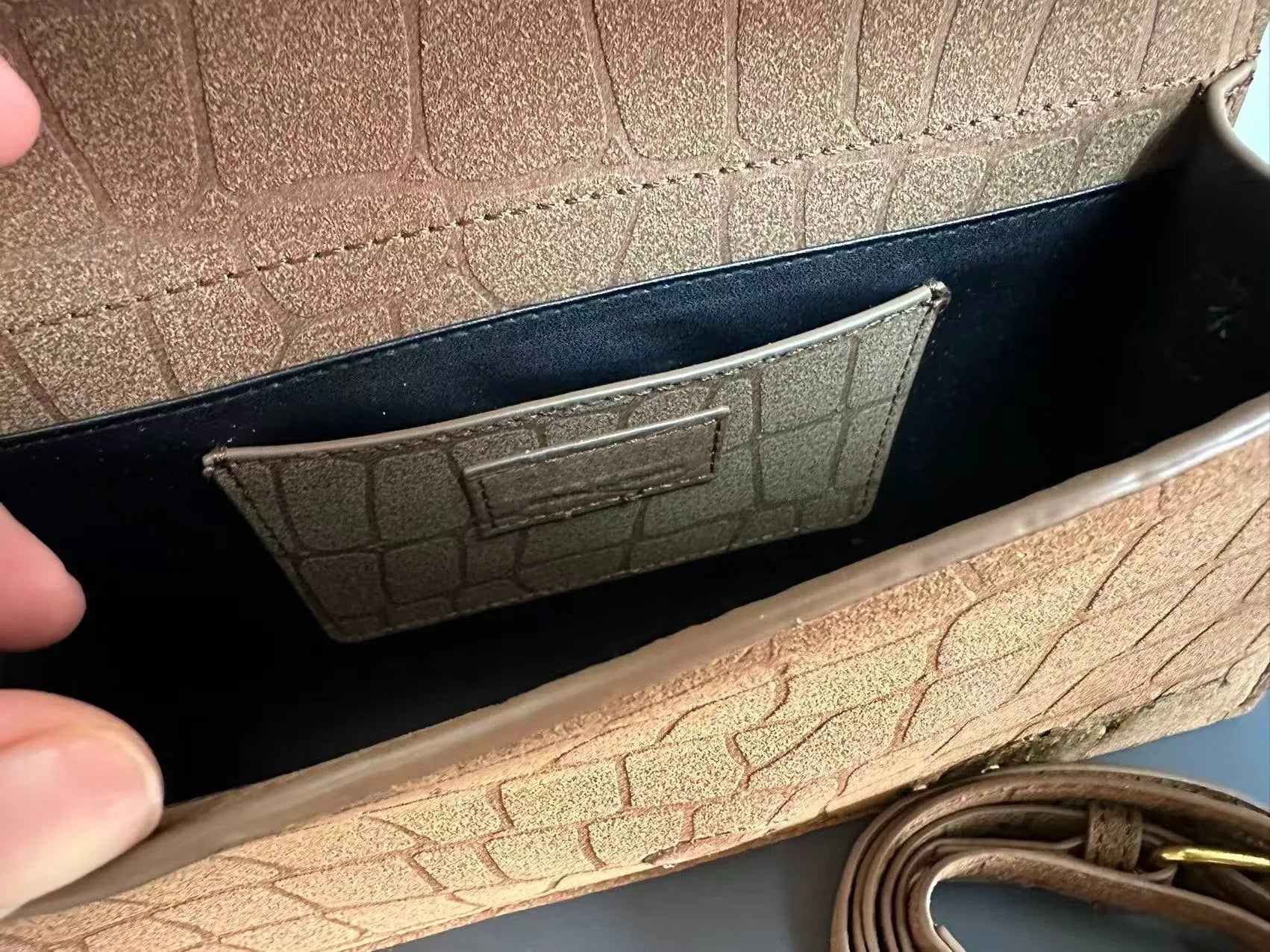 Bolso de mano para mujer de 24"Ja 2026, nuevo, de microfibra esmerilada con relieve, bandolera individual.