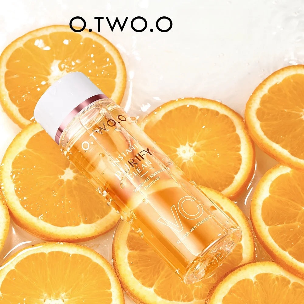 Desmaquillante bifásico con esencia de vitamina C para pieles sensibles. Disuelve instantáneamente el maquillaje más resistente sin irritar.