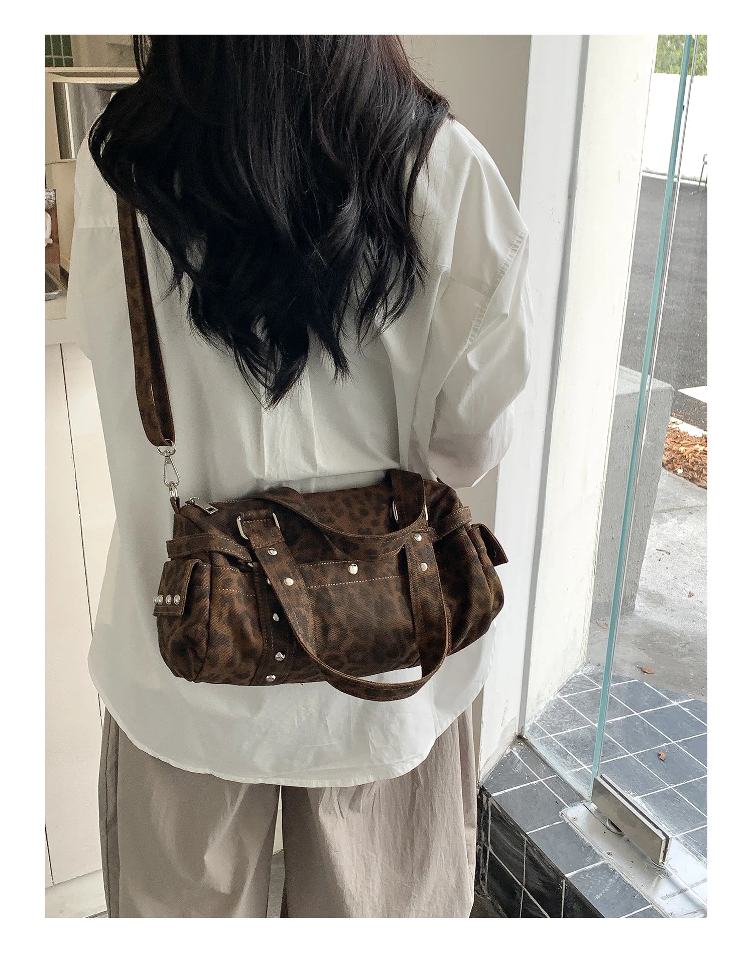 Bolso de mano estilo Boston Casual Messenger con remaches de leopardo vintage para motocicleta, bolso bandolera para mujer, bolso de hombro de moda para mujer, bolsos tote