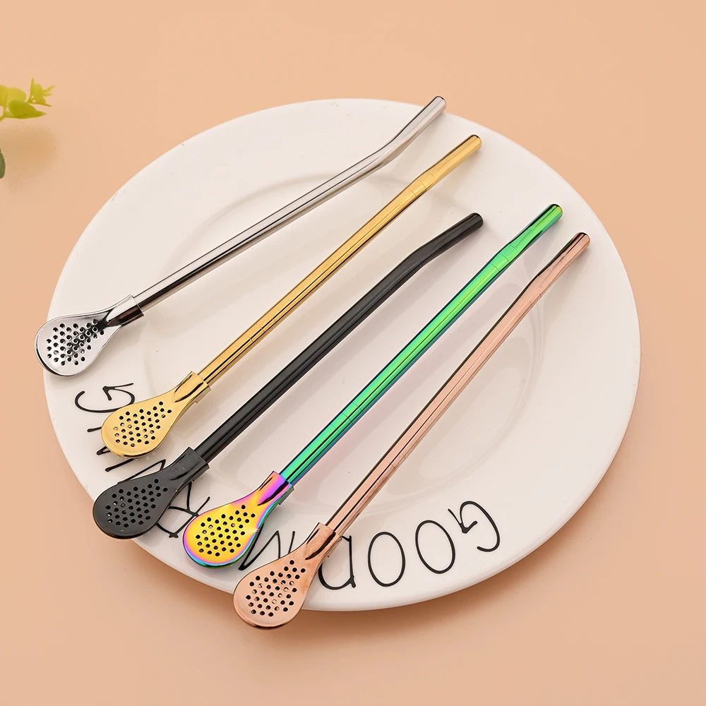Juego de 5 pajitas de acero inoxidable plateadas lavables y reutilizables para yerba mate, con filtro tipo cuchara, ideales para coctelerías y accesorios de bar.