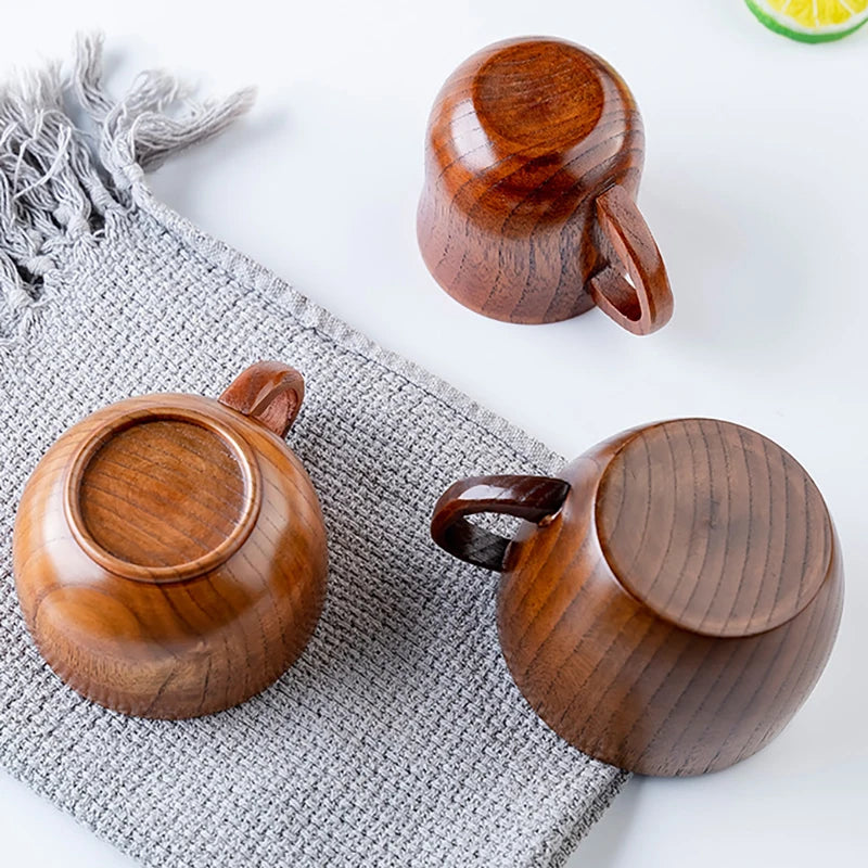 Tazas de madera grandes hechas a mano con madera de abeto natural. Tazas para cerveza, té, café, leche y agua. Artículos de cocina y bar.