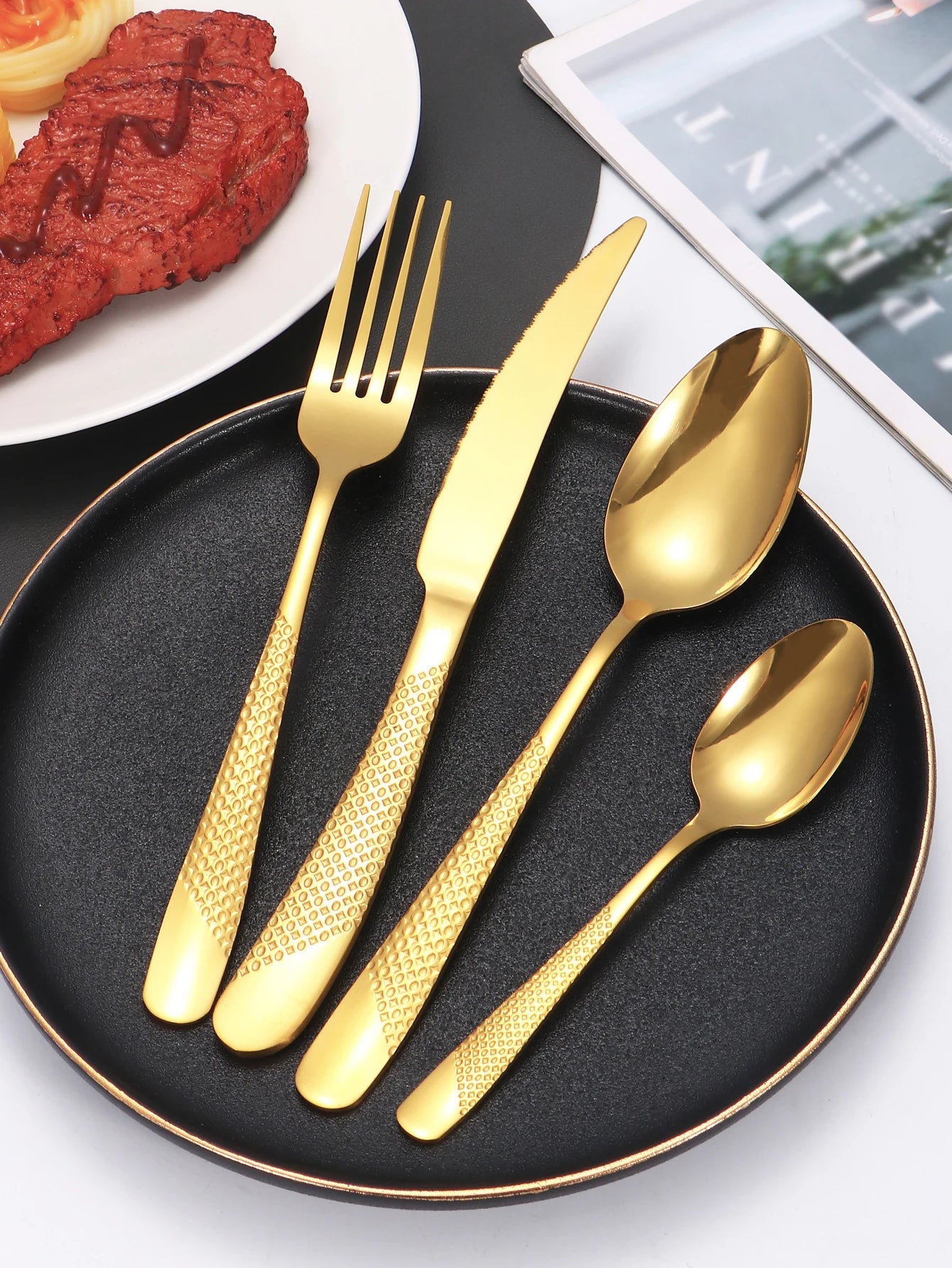 Juego de vajilla familiar de acero inoxidable de 24 piezas: cuchillo y tenedor para carne, tenedor de postre y cuchara.