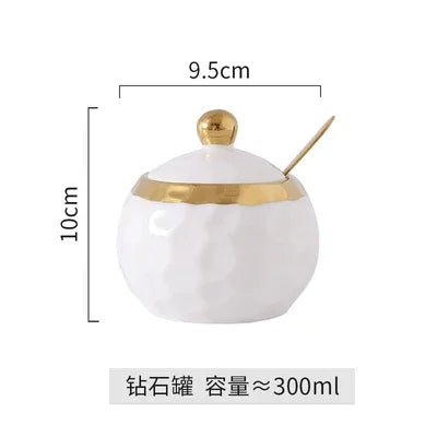 Utensilios de cocina: salero, azucarero con cuchara, tarro de cerámica blanca para condimentos, aceitera, caja para condimentos, herramienta de almacenamiento de cocina.