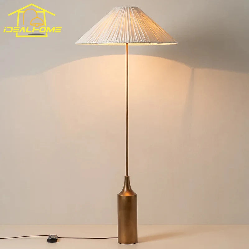 Lámpara de pie clásica medieval de diseño francés LED E27 Lámpara de mesa vertical moderna Decoración artística Sala de estar/modelo Dormitorio Estudio Salón