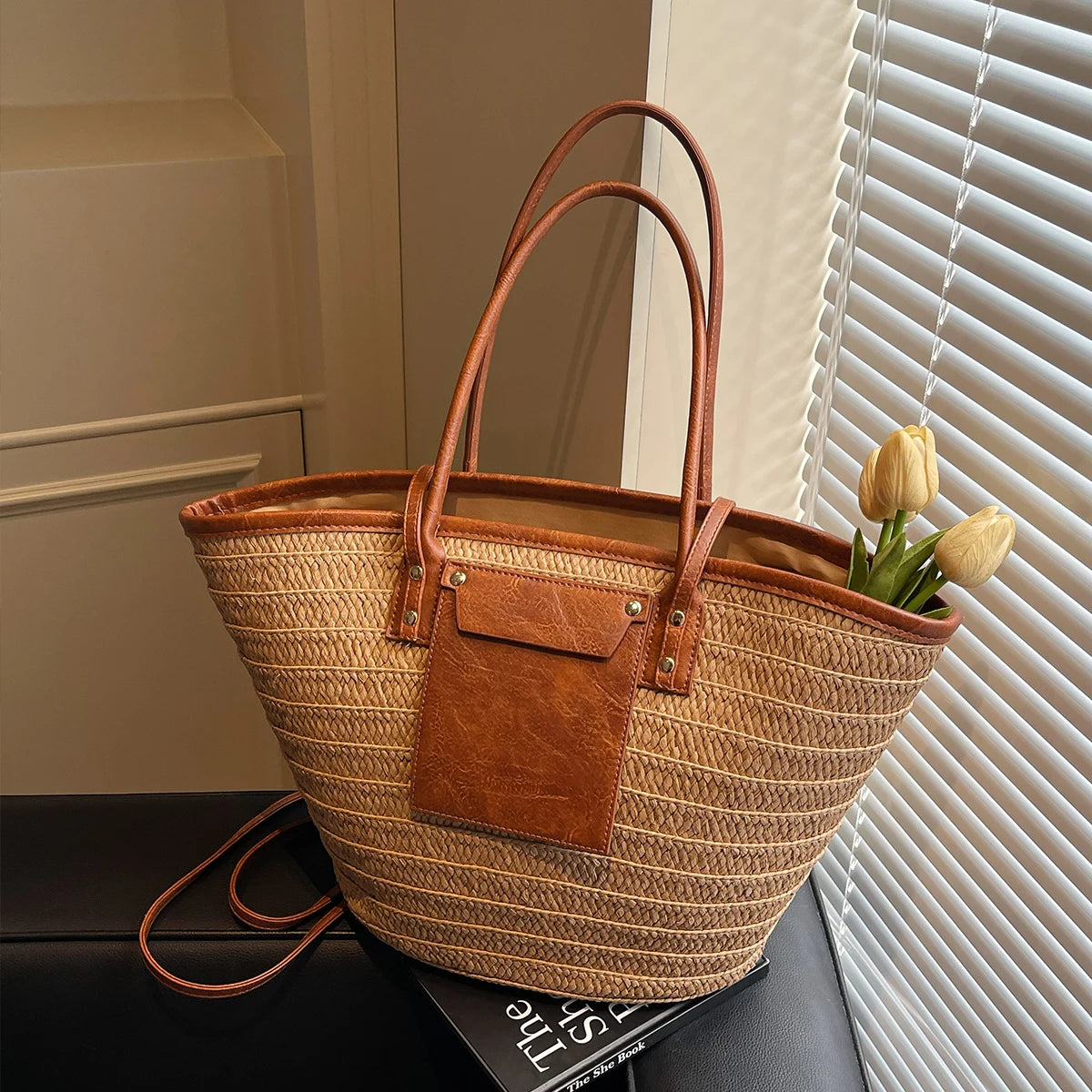Bolso de un solo hombro, bolso de paja tejido estilo bosque para mujer, bolso de playa tejido para vacaciones, bolso de verano hecho a mano, nuevo estilo para combinar con faldas, bolso grande para ir al trabajo, al trabajo y a viajar.