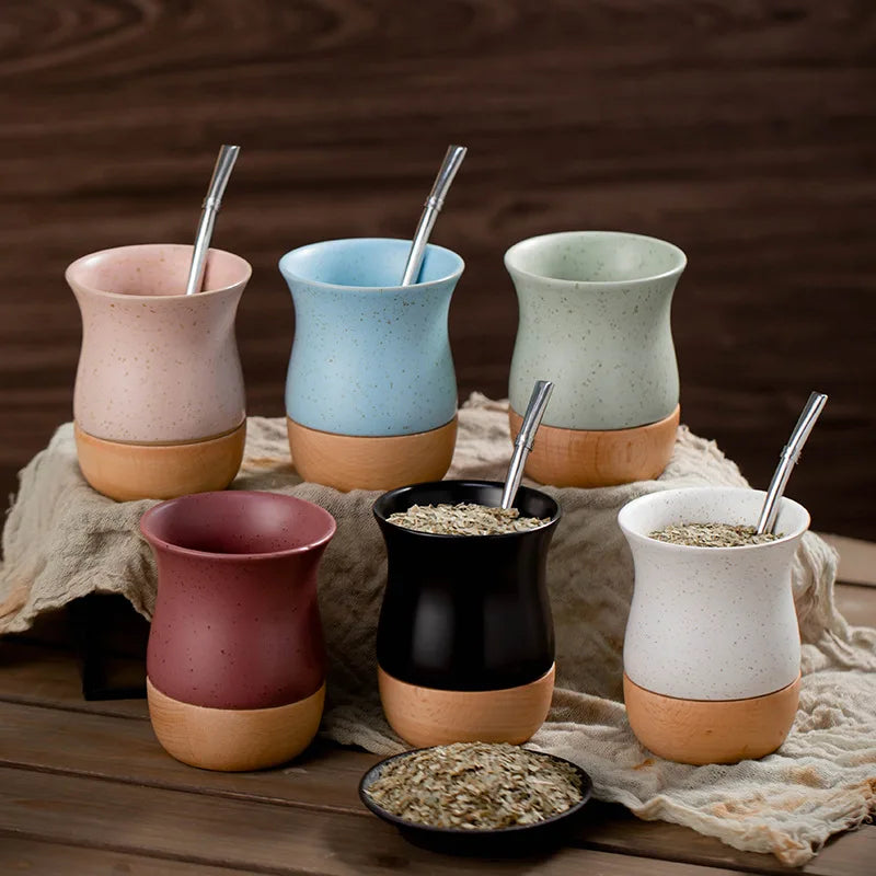Mate de cerámica con pajita