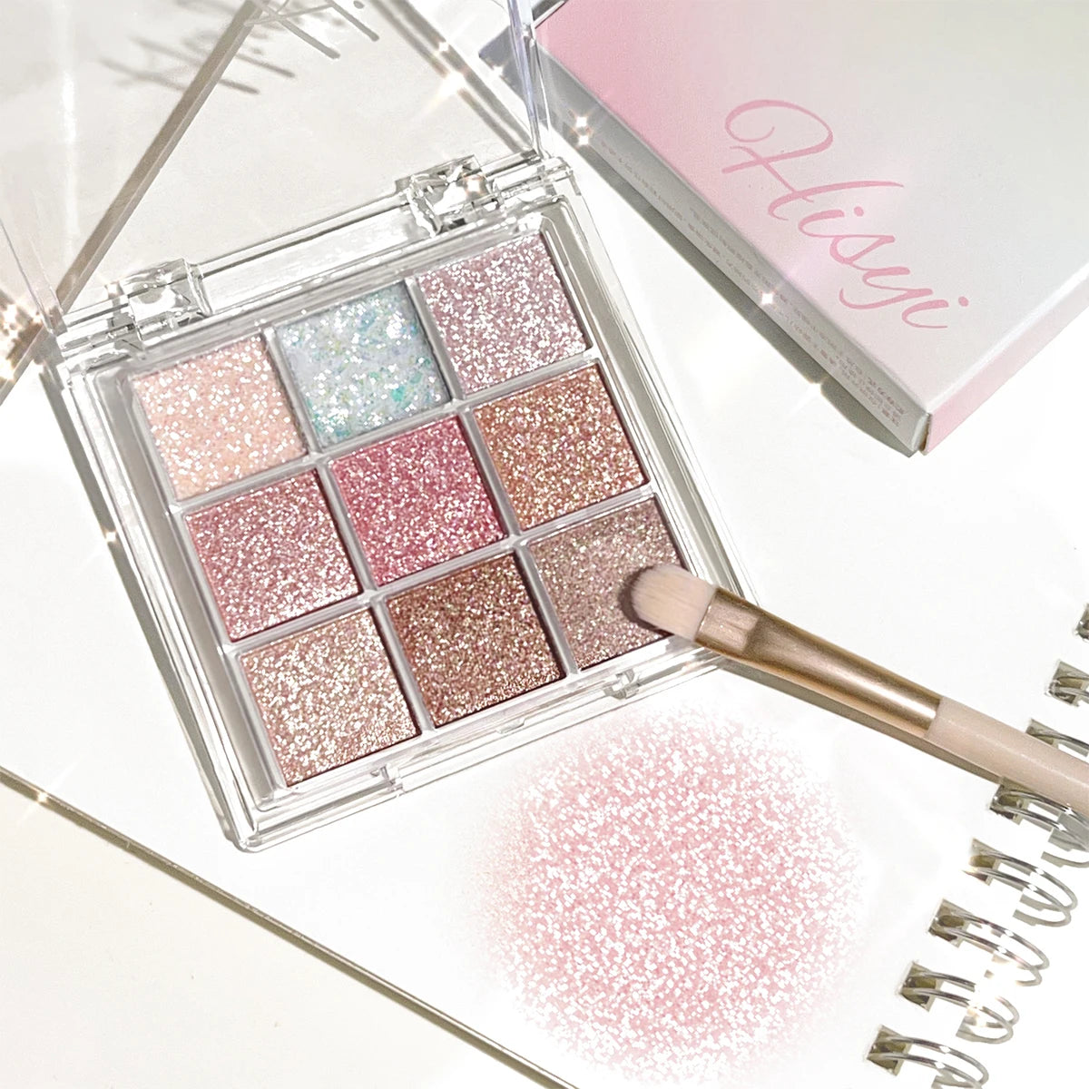 Paleta de sombras de ojos de nueve colores con perlas, brillo sutil, destellos superpuestos, purpurina brillante y colores vibrantes. Nueva.