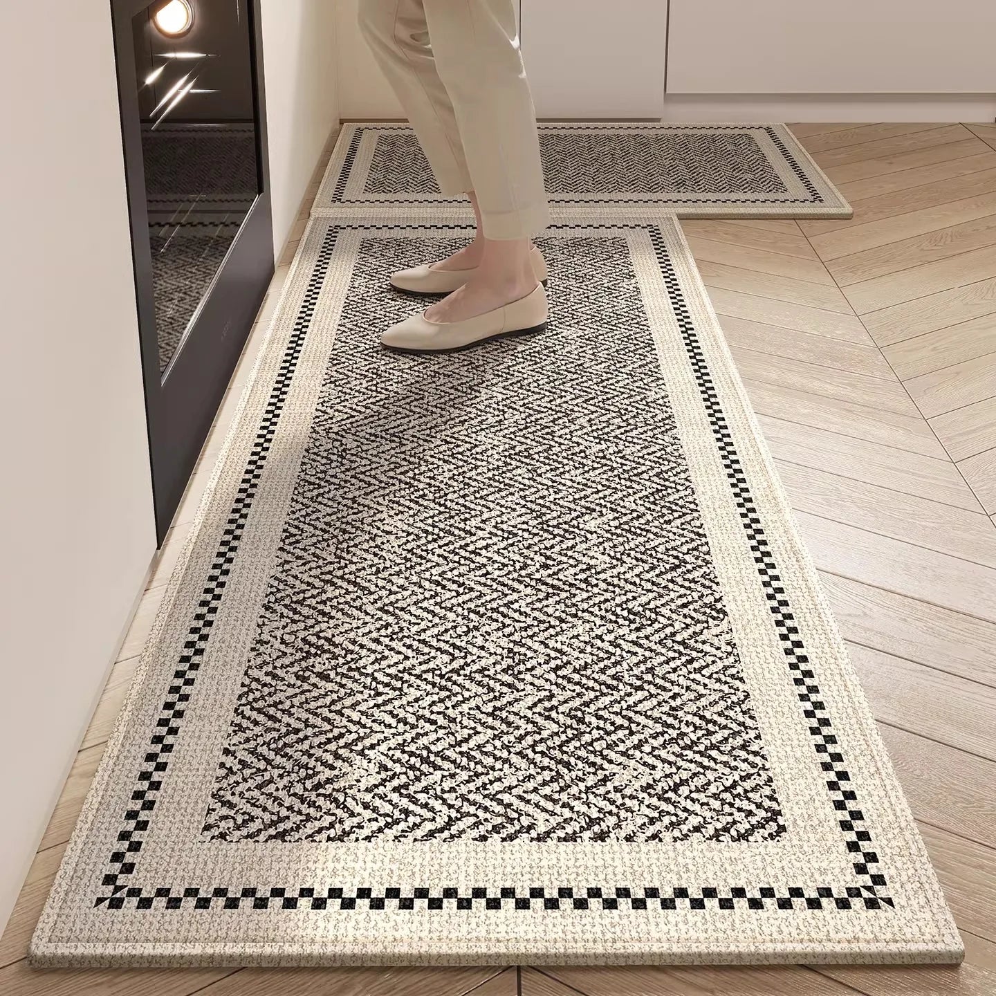 Alfombra de cocina moderna minimalista de alta gama, antideslizante y resistente a las manchas, con bucle cómodo de TPR, ideal para la decoración del hogar.