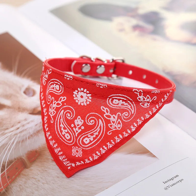 Collar PU para perros y gatos con bufanda para perros pequeños y medianos Chihuahua Corgi Cachorros Collares ajustables Suministros para mascotas accesorios para perros
