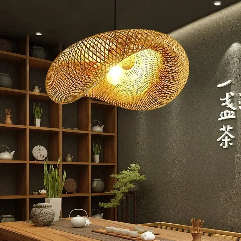 Lámpara colgante LED de bambú tejida a mano para decoración del hogar, lámpara de araña colgante para sala de estar y cocina, estilo vintage de ratán tejido.