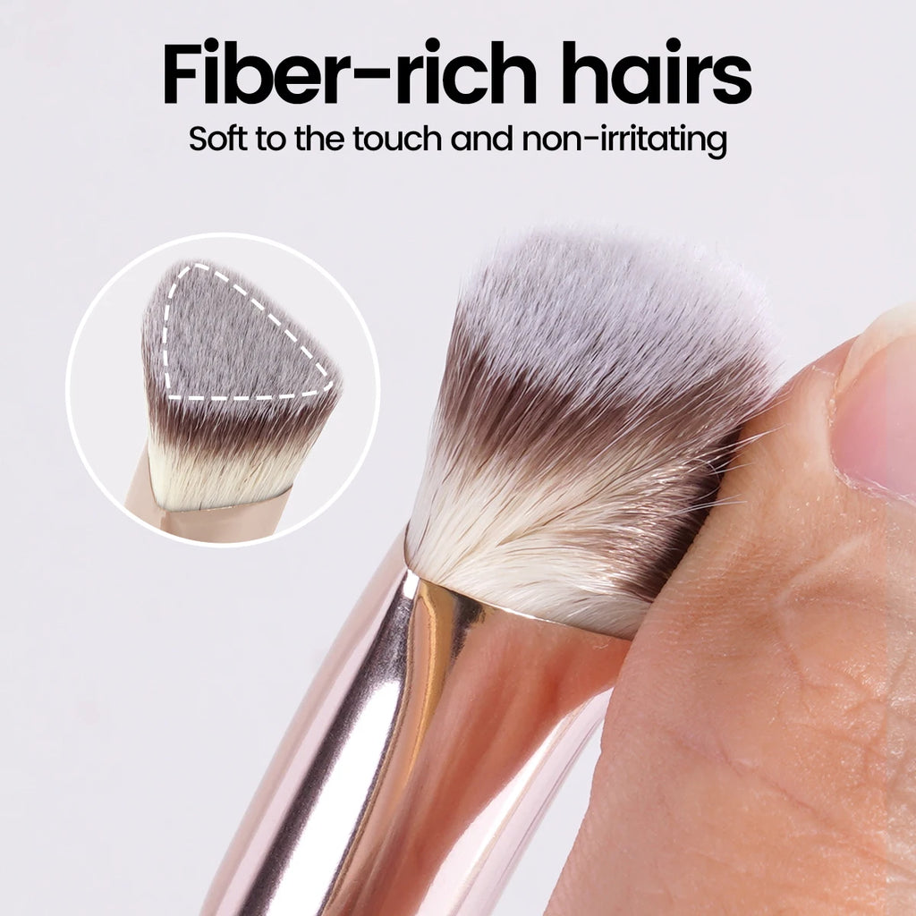 Brocha de maquillaje MAANGE para corrector de ojeras, brocha triangular para base de maquillaje líquida y en crema, herramienta para difuminar y corregir imperfecciones.