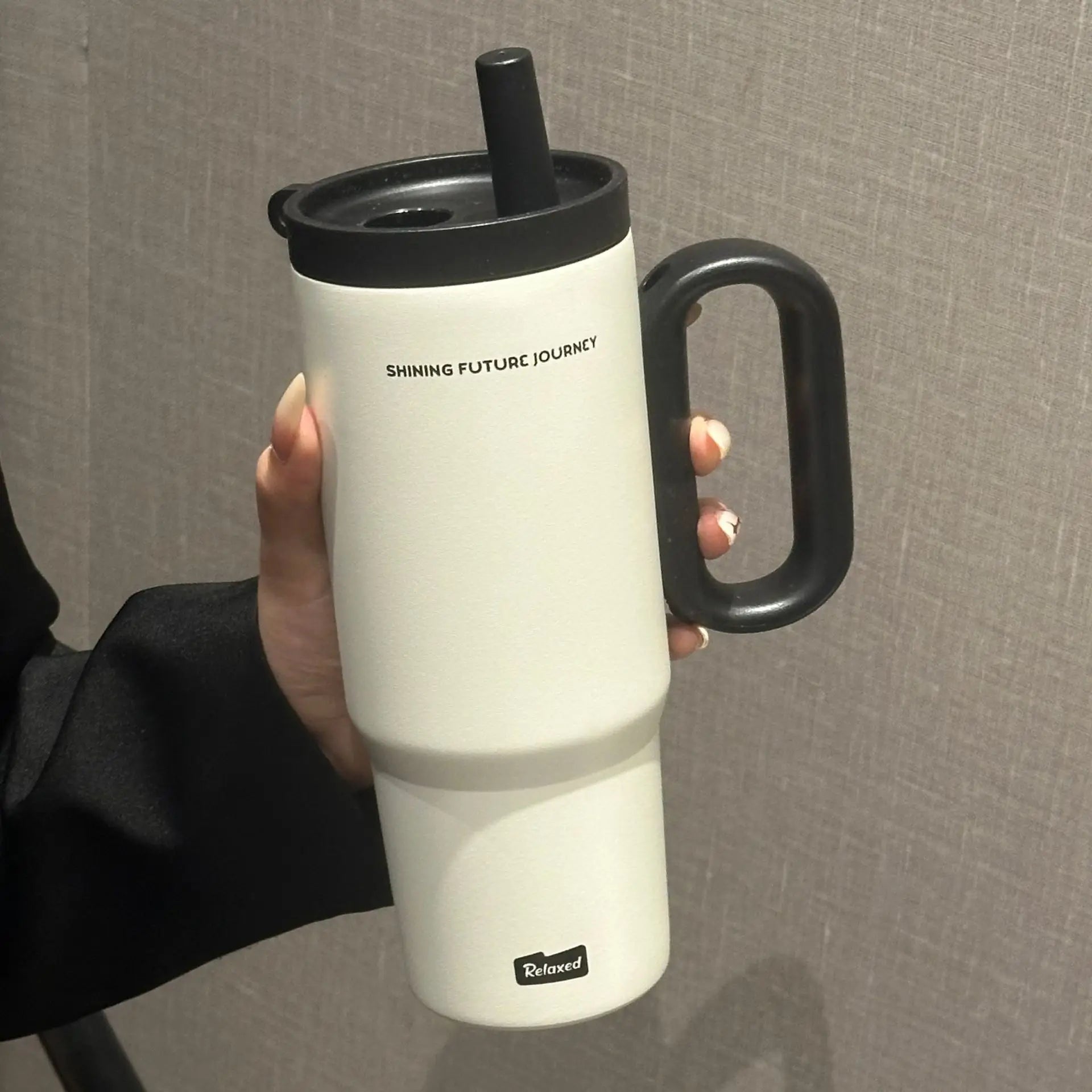 Termo de acero inoxidable de 720 ml con pajita y asa, ideal para café helado, bebidas, viajes en coche y actividades al aire libre.