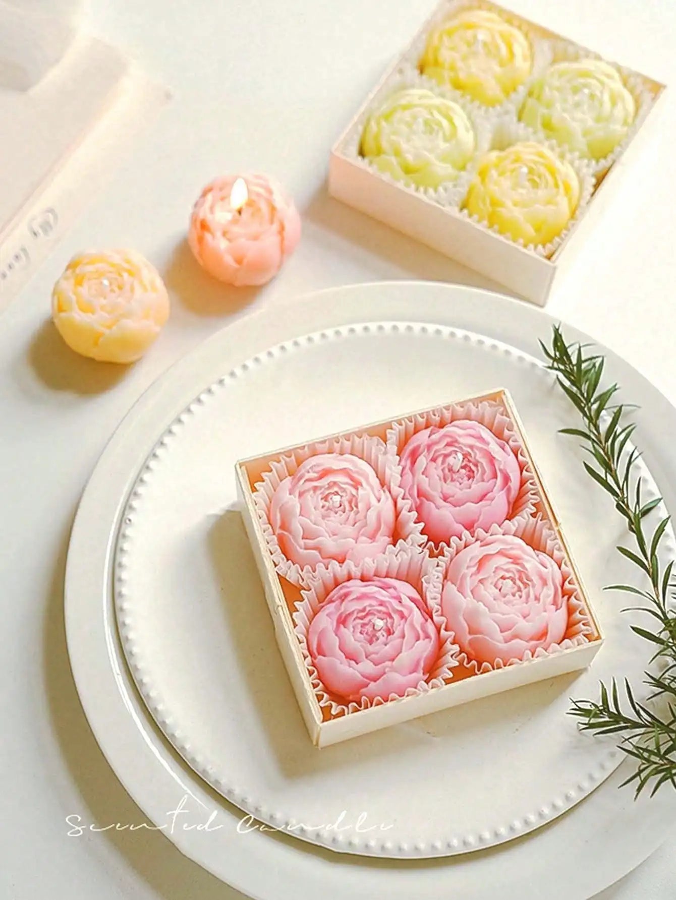Juego de 4 velas aromáticas de rosas hechas a mano, velas perfumadas, velas con forma de ramo hechas a mano, decoración para el hogar, ideales como regalo de San Valentín.