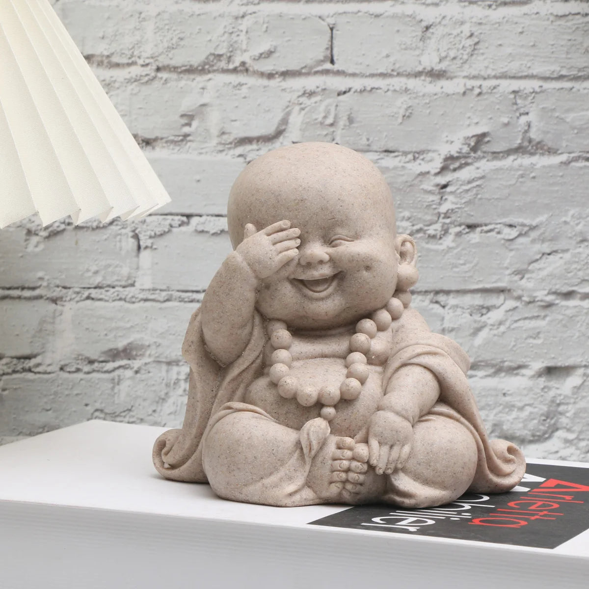 Figura de monje de inspiración zen: encantadoras figuras de resina para la decoración de micro paisajes.