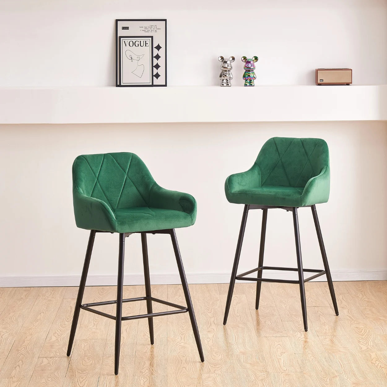 JYMTOM Juego de 2/4 piezas de taburetes de bar, taburetes de mostrador, taburetes de bistró, sillas de bar tapizadas en terciopelo/PU con reposabrazos, taburete moderno con metal negro