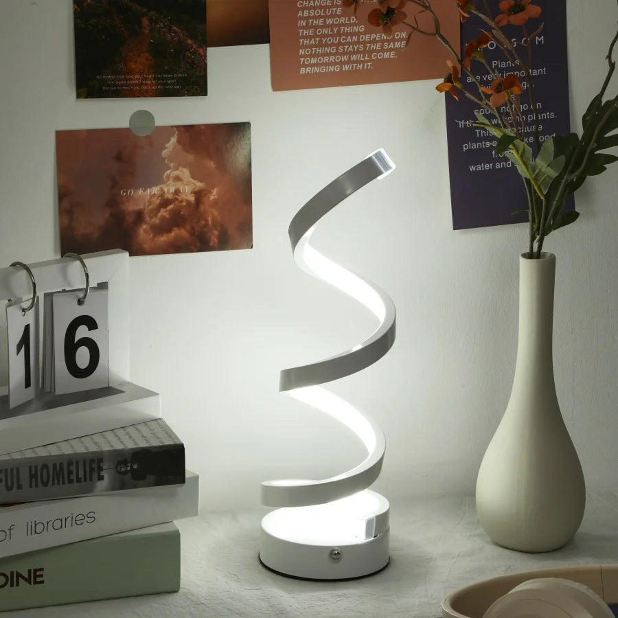 Lámpara de escritorio espiral moderna de lujo en blanco y negro con fácil carga, control táctil de 3 colores y 10 niveles de atenuación para hoteles.