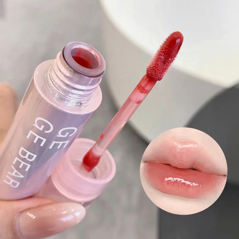 Brillo labial en gel Gege Bear Water: hidratante, brillo cristalino con color de larga duración y acabado natural.