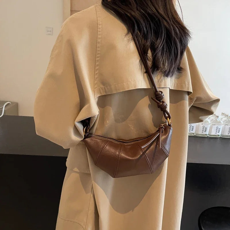 LEFTSIDE 2025 Bolso de hombro de cuero liso con empalme de color retro para mujer, bolsos y carteras de moda coreana, bolso cruzado para mujer