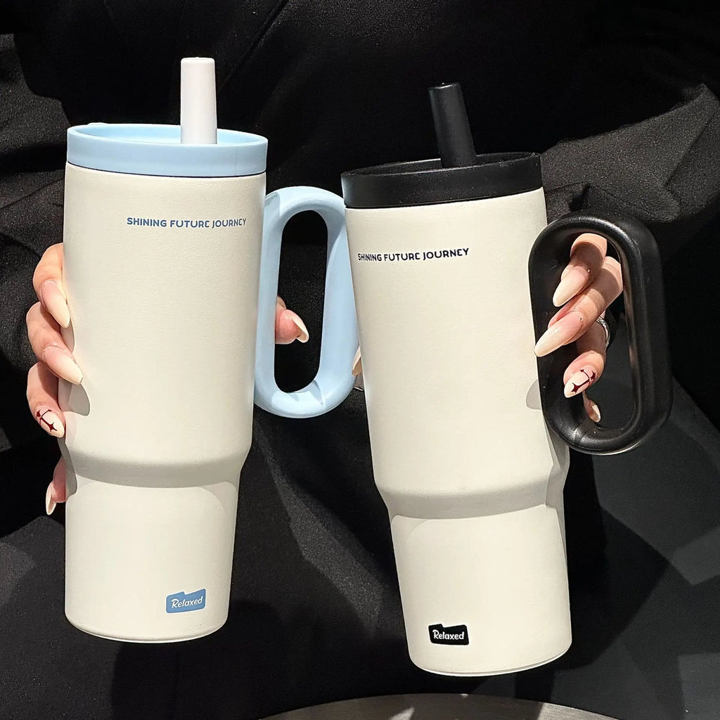 Termo de acero inoxidable de 720 ml con pajita y asa, ideal para café helado, bebidas, viajes en coche y actividades al aire libre.