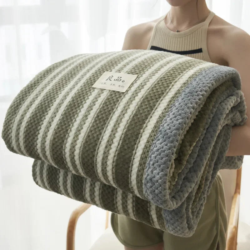 Manta de punto suave de hilo de chenilla, lavable a máquina, hecha a mano con ganchillo, ideal para sofá o cama.