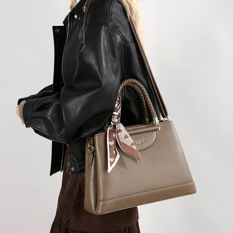 Bolsos de hombro y bandoleras de lujo de diseñador para mujer. Bolsos de mujer con asa tejida y bufanda de piel sintética de alta calidad. Bolsos de mano informales tipo tote.