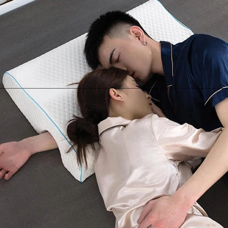 Almohada arqueada para parejas con espuma viscoelástica transpirable de rebote lento, almohada para dormir que protege las manos y el cuello, evitando la presión.
