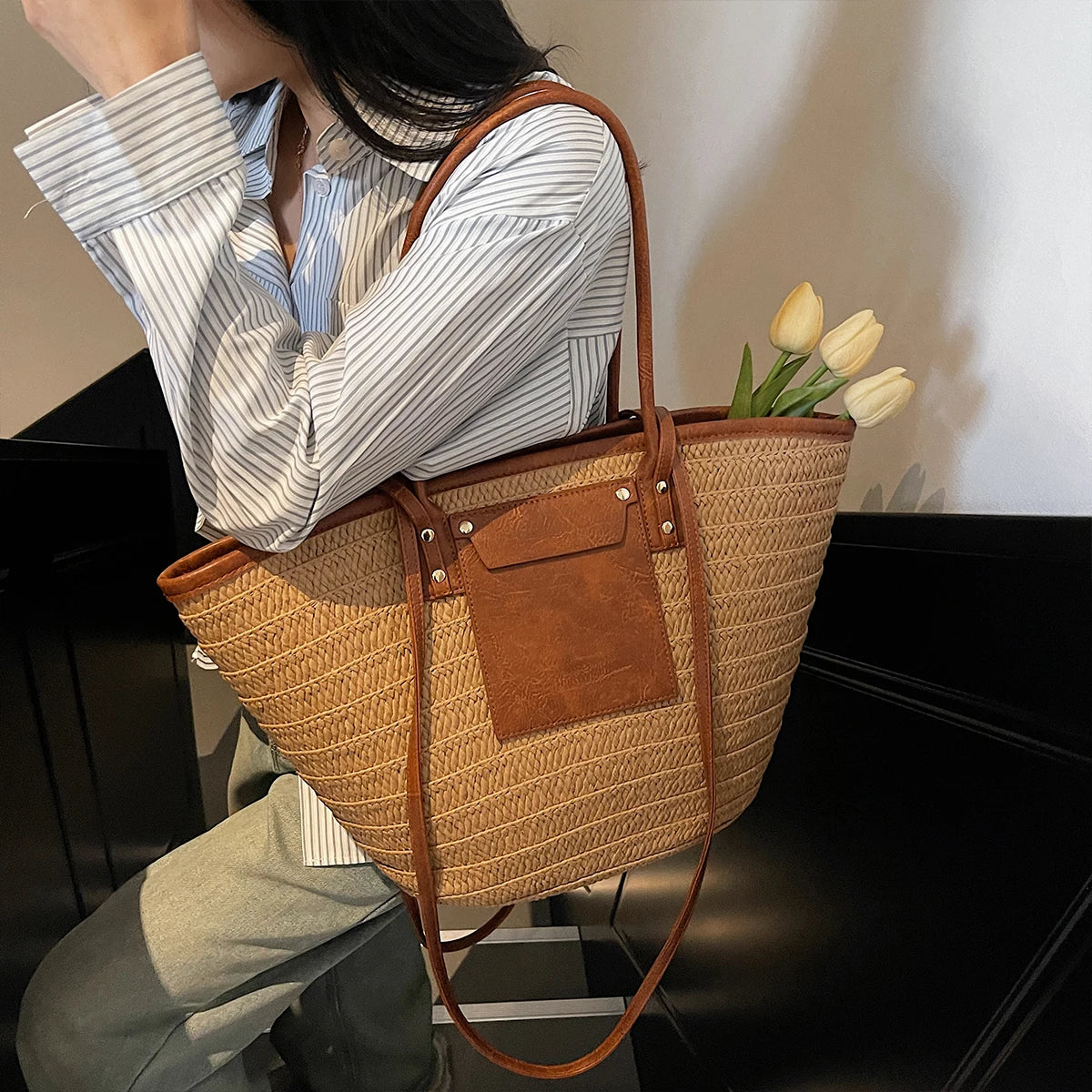Bolso de un solo hombro, bolso de paja tejido estilo bosque para mujer, bolso de playa tejido para vacaciones, bolso de verano hecho a mano, nuevo estilo para combinar con faldas, bolso grande para ir al trabajo, al trabajo y a viajar.